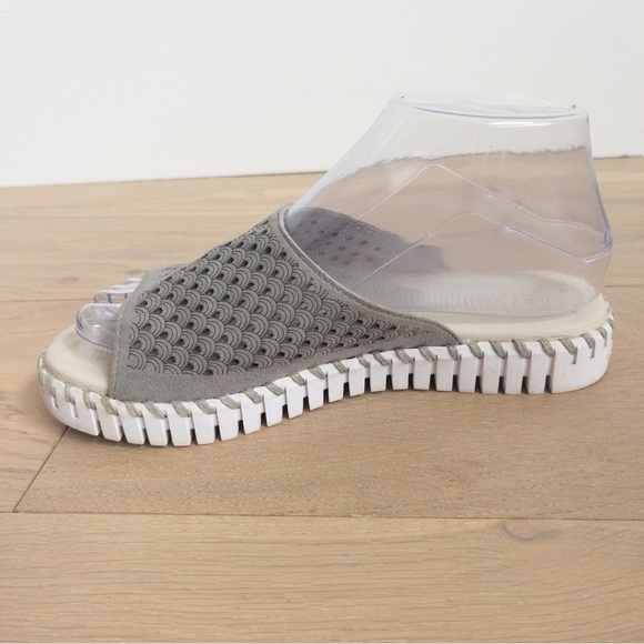 Ilse Jacobsen Grey Scalloped Tulip Slide Sandals - Picture 7 of 12